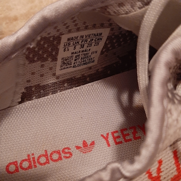 Adidas Yeezy Sneaker - Picture 4 of 6
